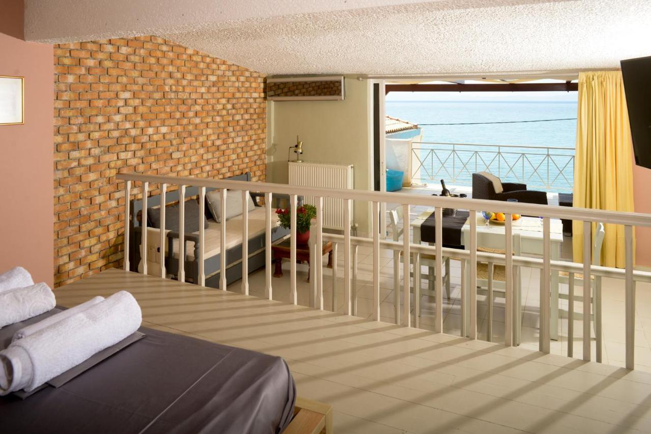 Agali 2 Superior Mezonet Front Of The Sea Apartment Akrogiali Exterior foto