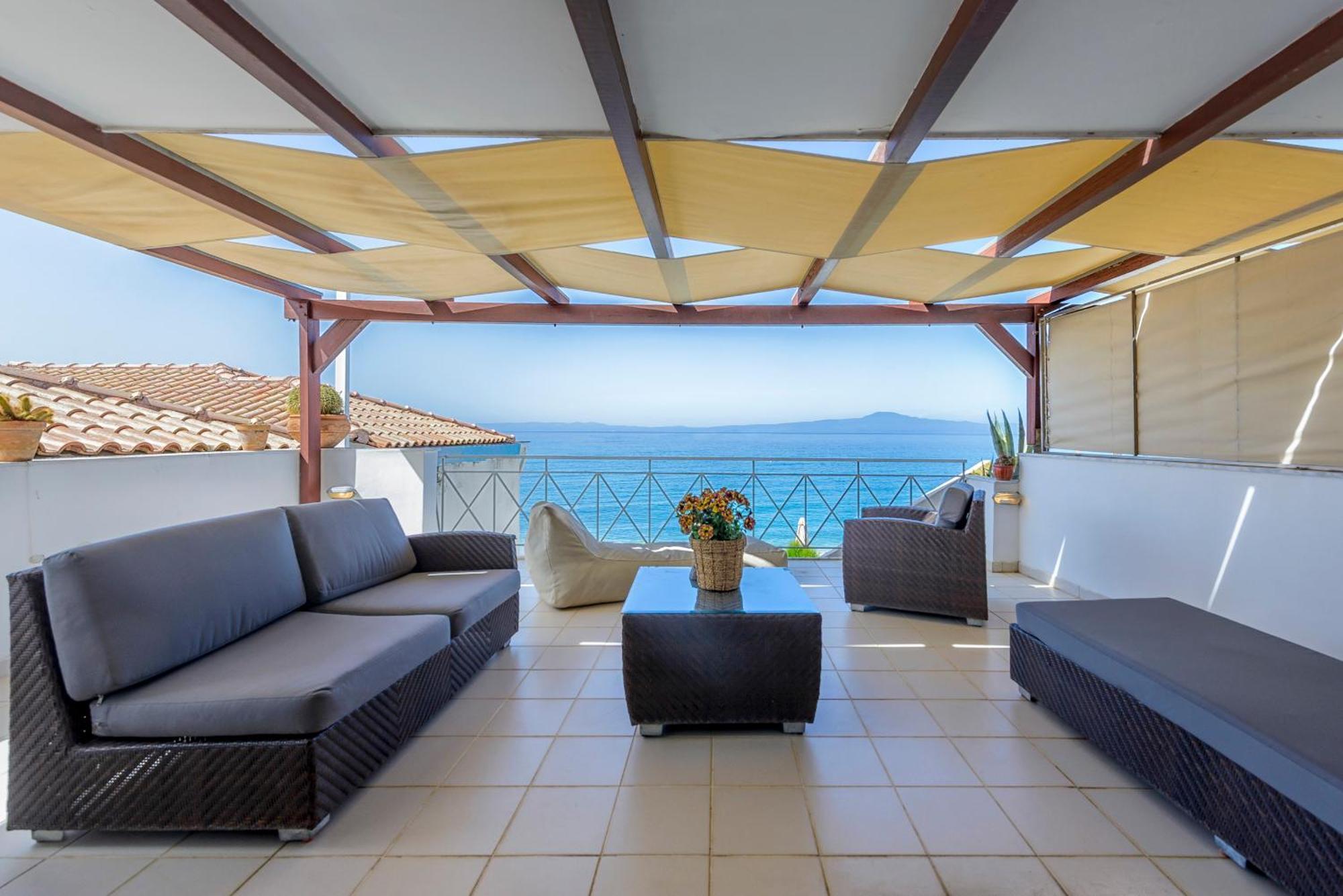 Agali 2 Superior Mezonet Front Of The Sea Apartment Akrogiali Exterior foto