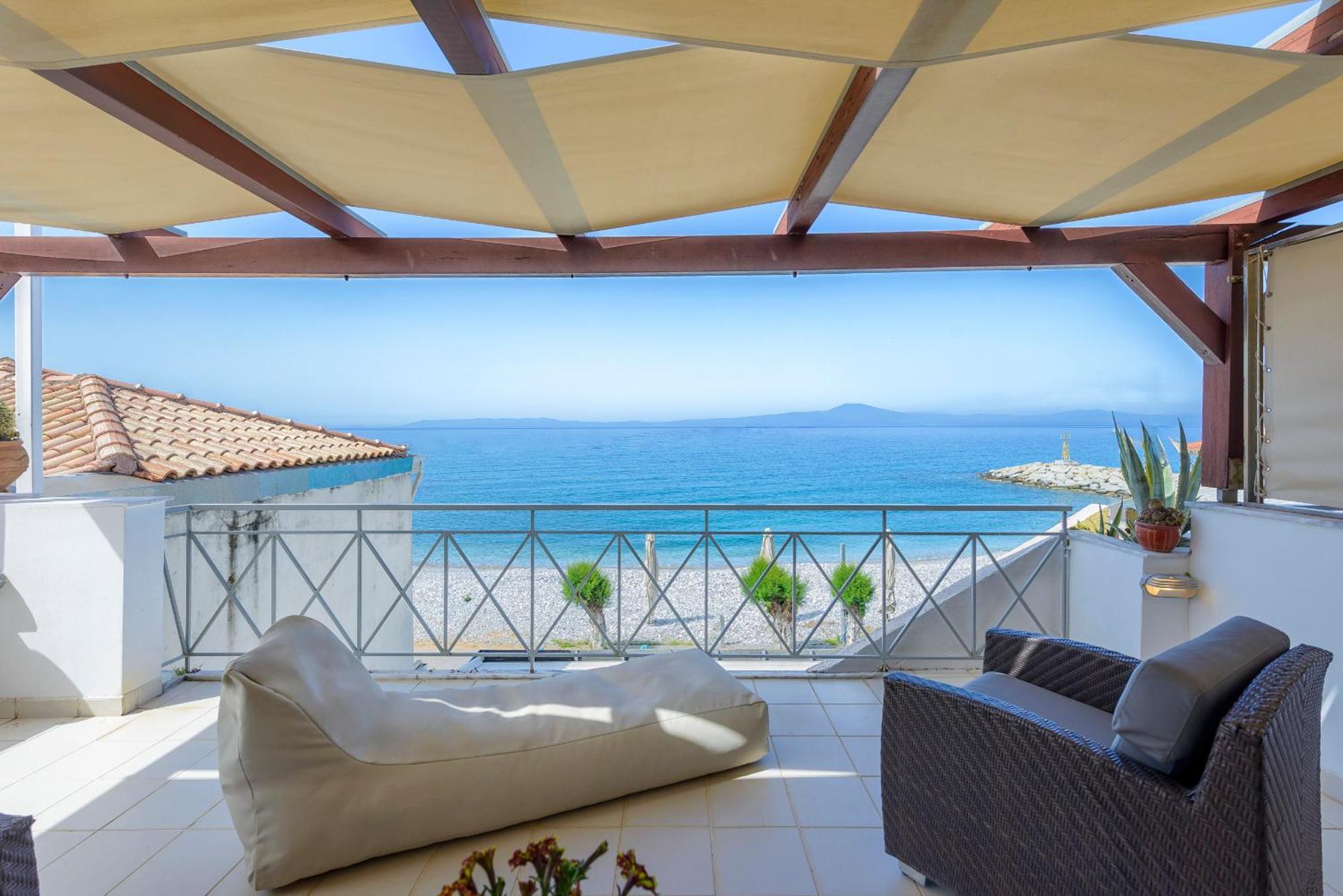 Agali 2 Superior Mezonet Front Of The Sea Apartment Akrogiali Exterior foto